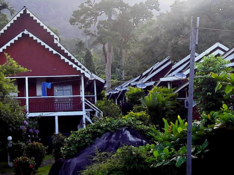 Marina Bay Resort & Restaurant Kampung Genting Eksteriør bilde