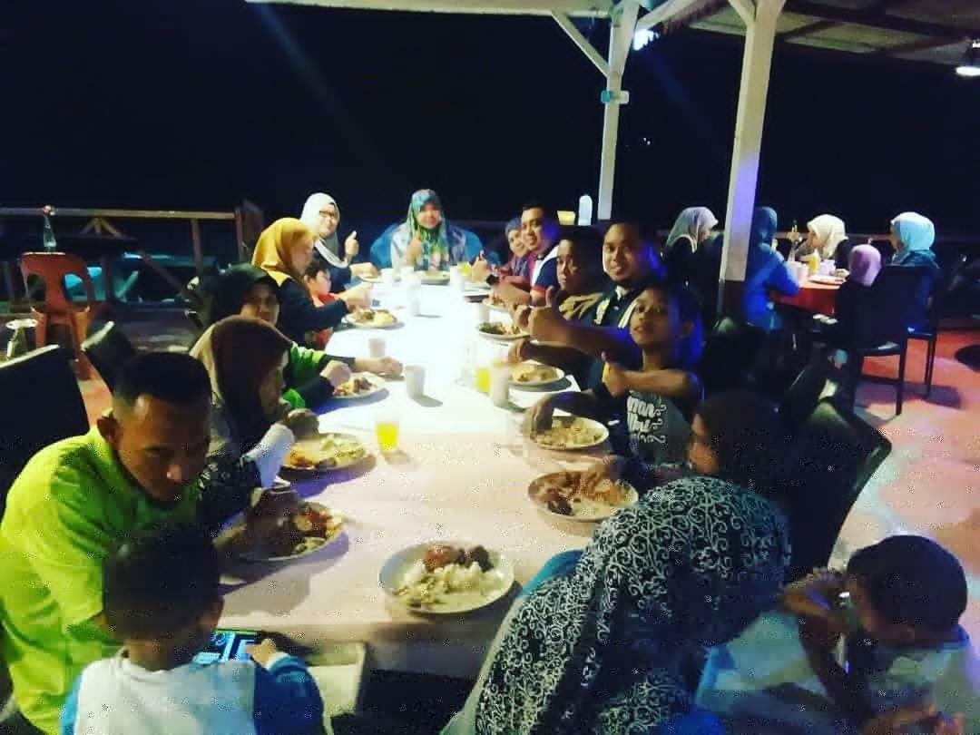 Marina Bay Resort & Restaurant Kampung Genting Eksteriør bilde