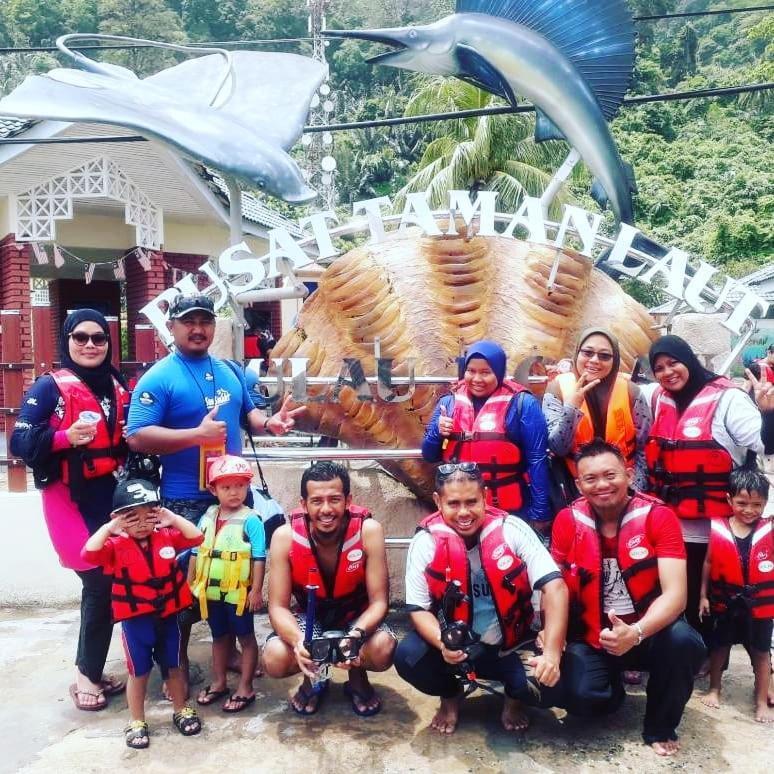 Marina Bay Resort & Restaurant Kampung Genting Eksteriør bilde
